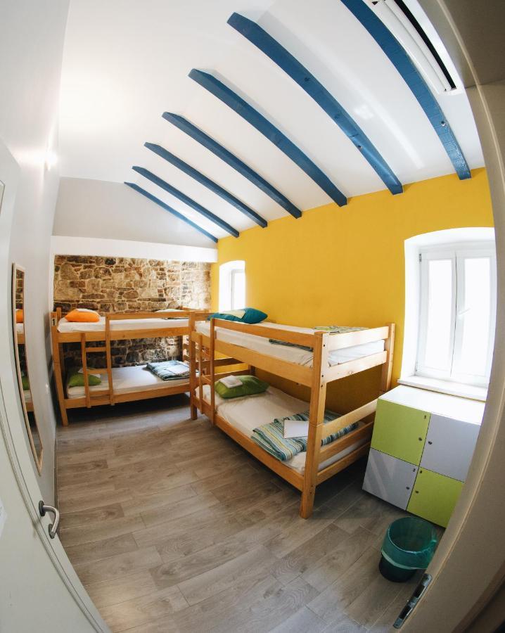Fiesta Siesta Social Hostel Split Exterior foto
